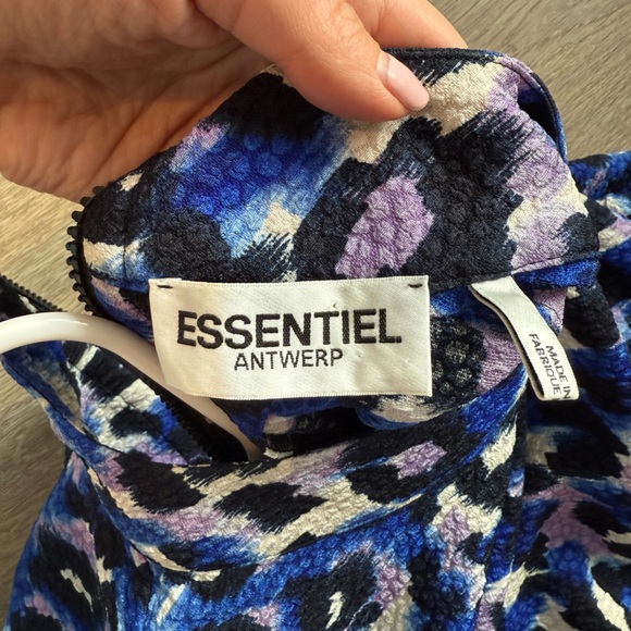 ESSENTIEL ANTWERP Blue Leopard Print Puff Sleeve Top - Picture 11 of 16